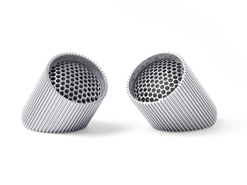 серебристый